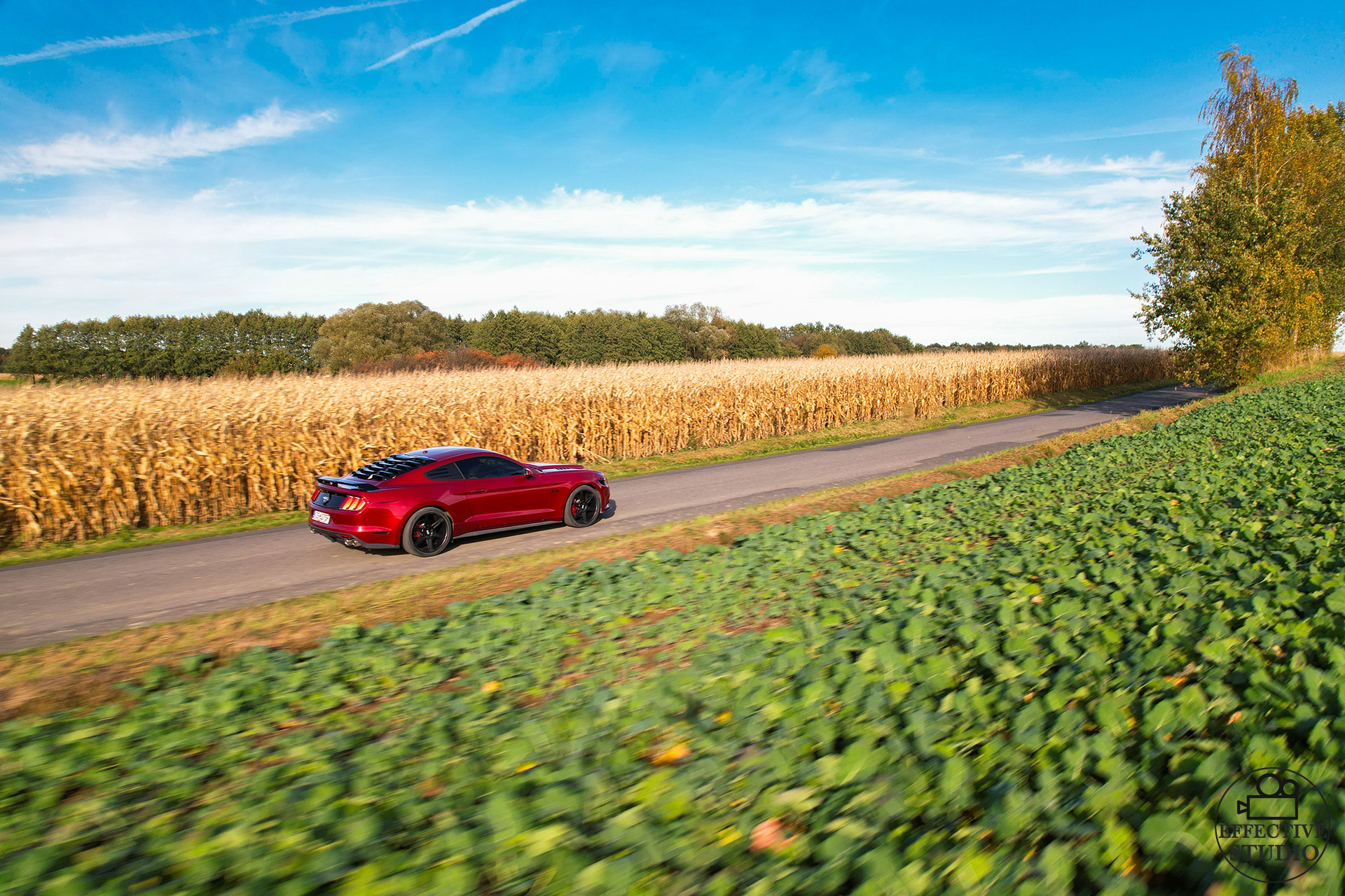 Ford Mustang jazda dron